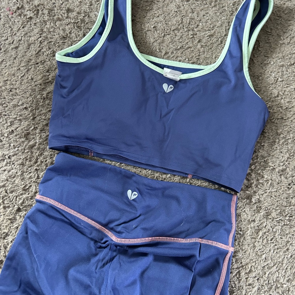 Fabletics matching set - Picture 3 of 4